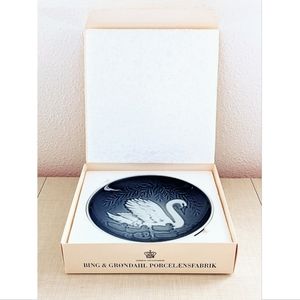 B & G Bing & Grøndahl Copenhagen Porcelain Collector Plates Mother's Day 1976